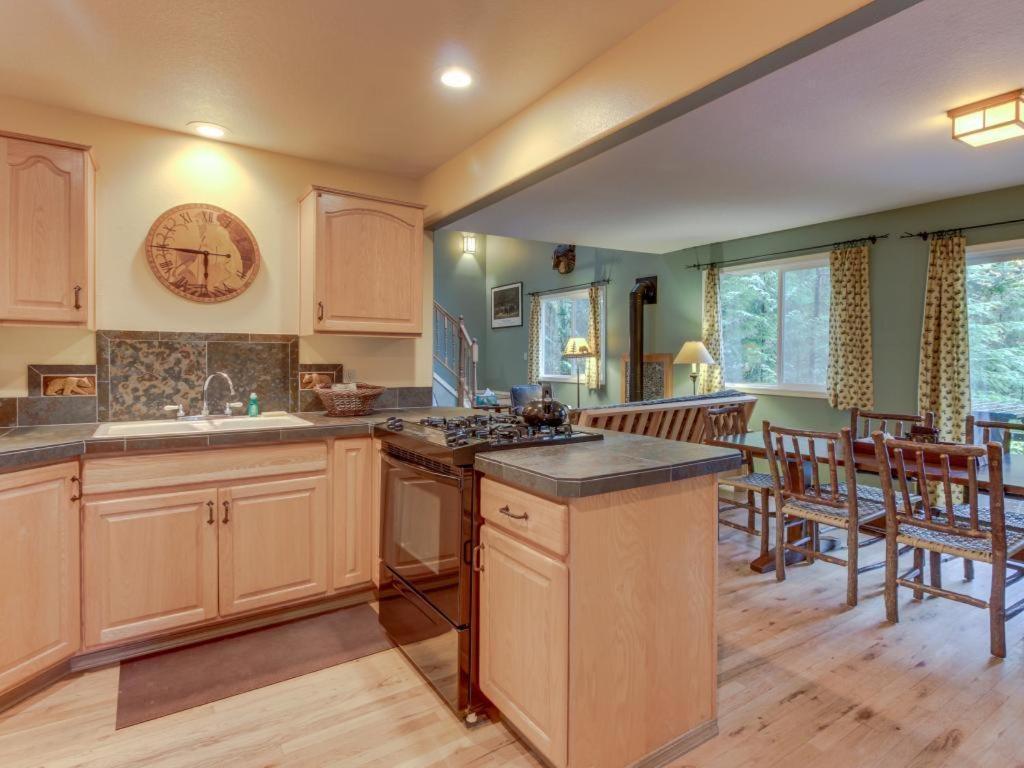 Roaring River Retreat Welches Exterior photo